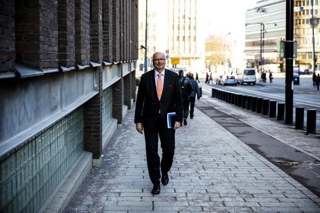 Sdp:n kansanedustaja Eero Heinäluoma ei kerro onko hänellä kiinnostusta puolueen presidenttiehdokkaaksi. Kuva: Joel Maisalmi