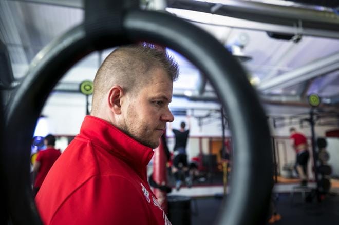 Ari-Pekka Pajuluoma luotsasi debyyttikaudellaan Sportin yhden voiton päähän pudotuspeleistä.