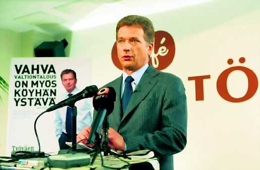 Vaaliyllätys. Kokoomuksen Sauli Niinistö lähtee kampanjoimaan työväen ehdokkaana.