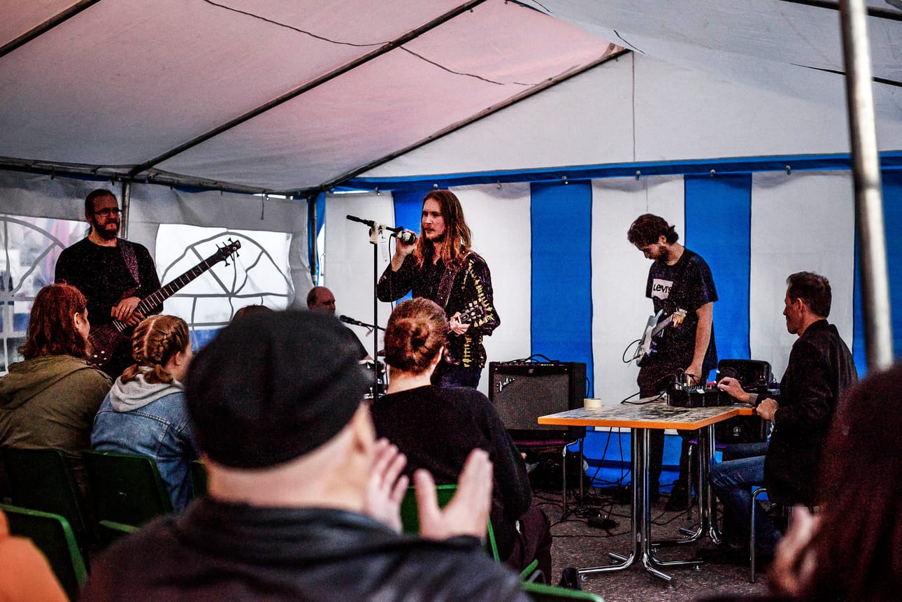 Taiteiden yöhön pystytetyn Sopu-teltan illan päätti progressiivinen rock.