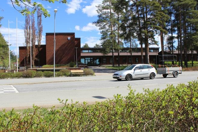 Kuortaneen kunnantalolle ollaan valitsemassa uutta kunnanjohtajaa, ja hakijoista kolme etenee nyt henkilöarviointiin. KUVA: REIJO HEIKKILÄ