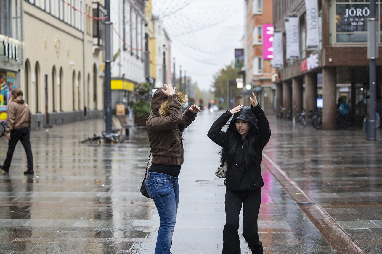 Tiistaina on tiedossa jopa vaarallisen voimakasta länsituulta. Kuvituskuva.