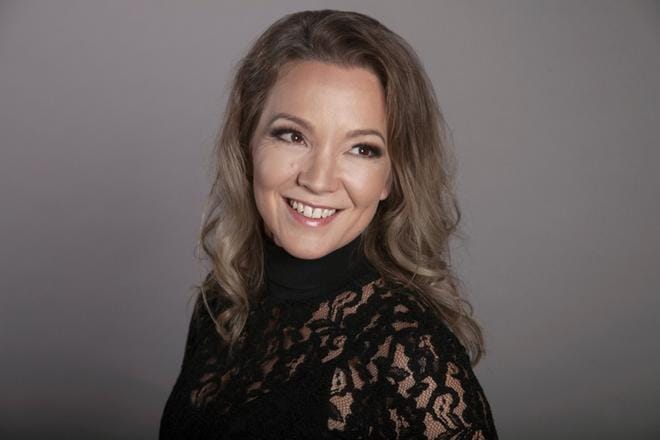 Seinäjoen vappupäivän konsertissa toisena solistina toimii vaasalaislähtöinen Annika Eklund. Solistin vuonna 2006 julkaisema Shanghain valot on yksi 2000-luvun suurimpia Finnhitsejä.
