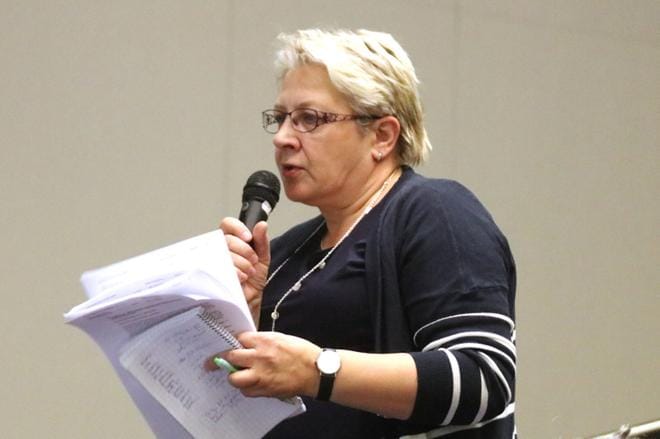 Keskustan Marita Mattila ilmaisi huolensa henkisen hyvinvoinnin heikentymisestä. Arkistokuva.