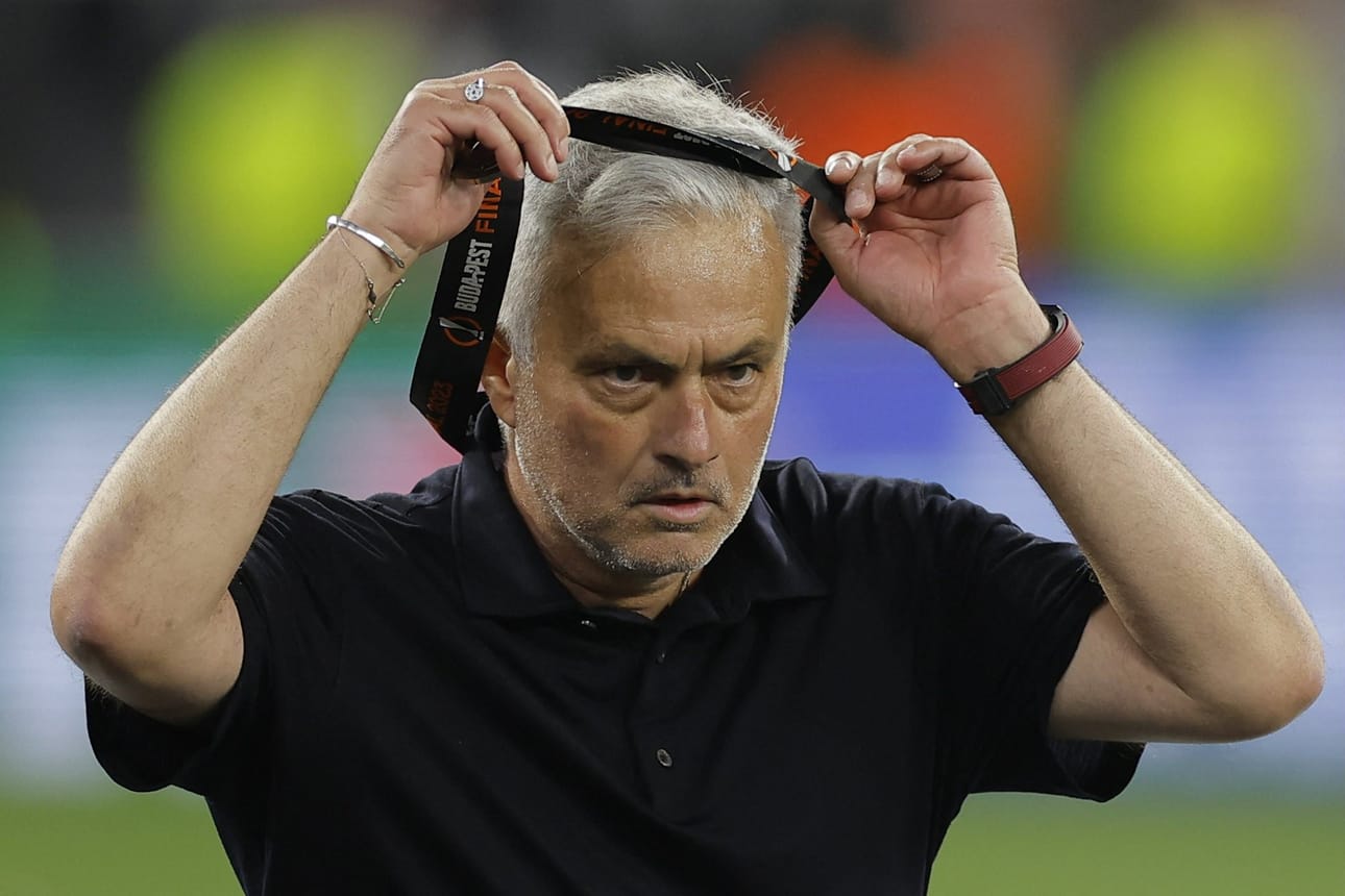 AS Roman päävalmentaja Jose Mourinho sai neljän pelin toimitsijakiellon. LEHTIKUVA/AFP