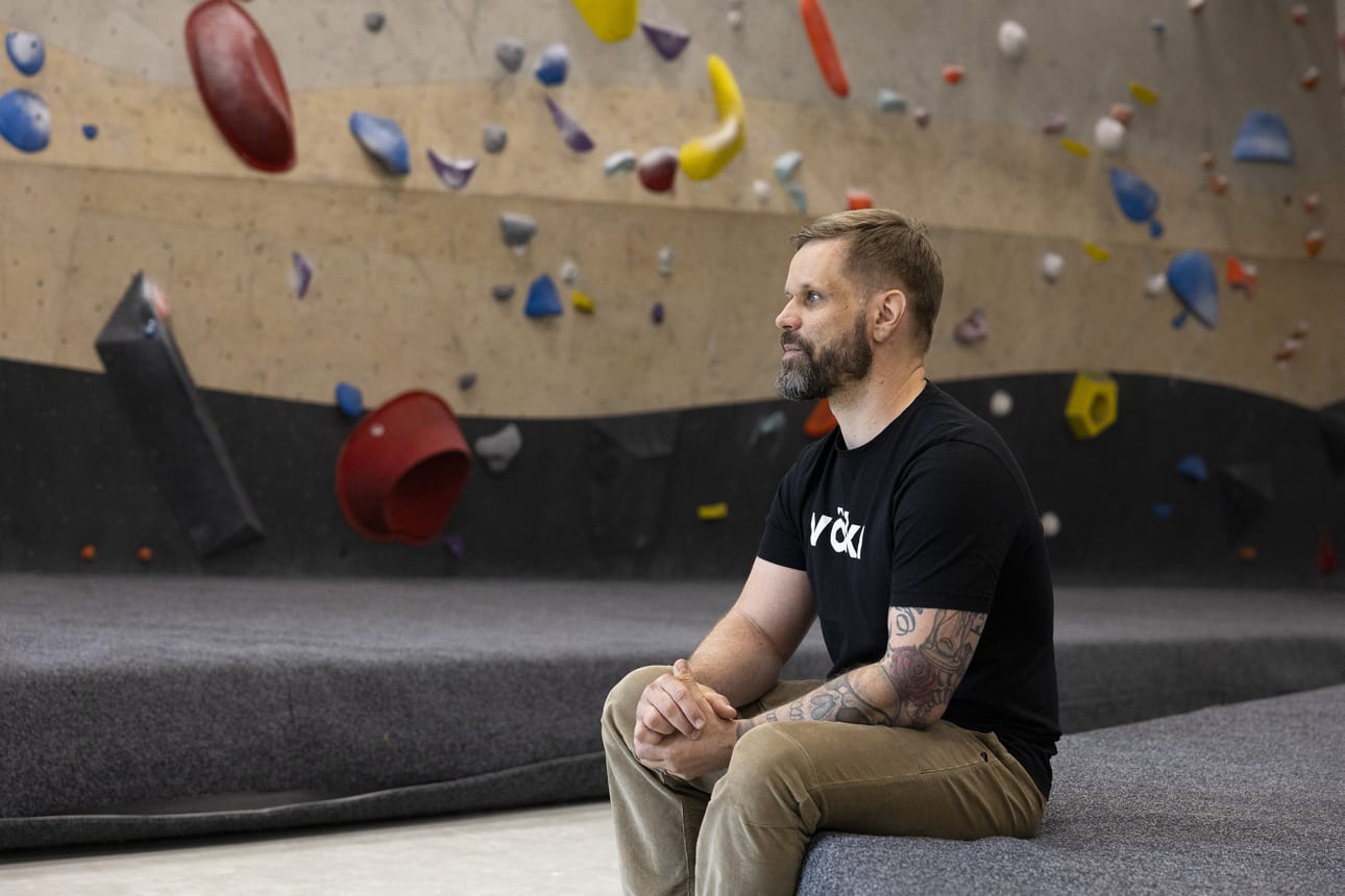 Yrittäjä Antti Väisäsen jaksaminen on ollut koetuksella, kun kiipeilykeskuksen talous on sakannut. Toivottu yrityssaneeraus toi työkaluja tilanteen hallitsemiseen ja luottoa tulevaan.