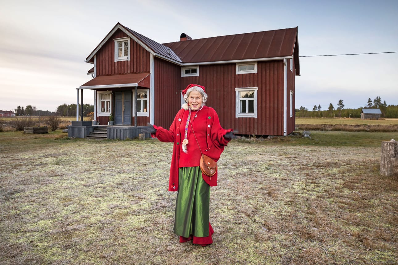 Ritva Rundgren kertoo, että joulunmuorin vanha hirsitalo Hailuodossa ja talvi kiehtovat ulkomaalaisia.