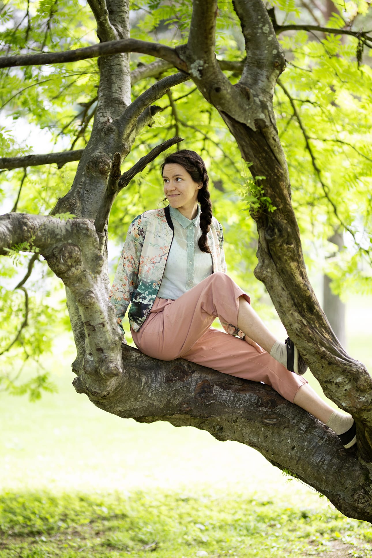 Siiri Enonranta voitti lasten- ja nuortenkirjallisuuden Finlandia -palkinnon vuonna 2018 teoksellaan Tuhatkuolevan kirous.