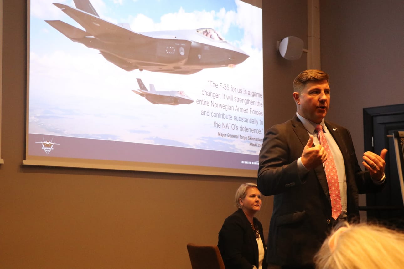 - Olemme saanet valmistamiskustannukset painettua jo nyt alle 90 miljoonan euroon yhdeltä koneelta. Se on hyvä uutinen myös Suomen HX-hankkeelle, Lockheed Martinin Suomen myynnistä vastaava Mark Pranke sanoo.