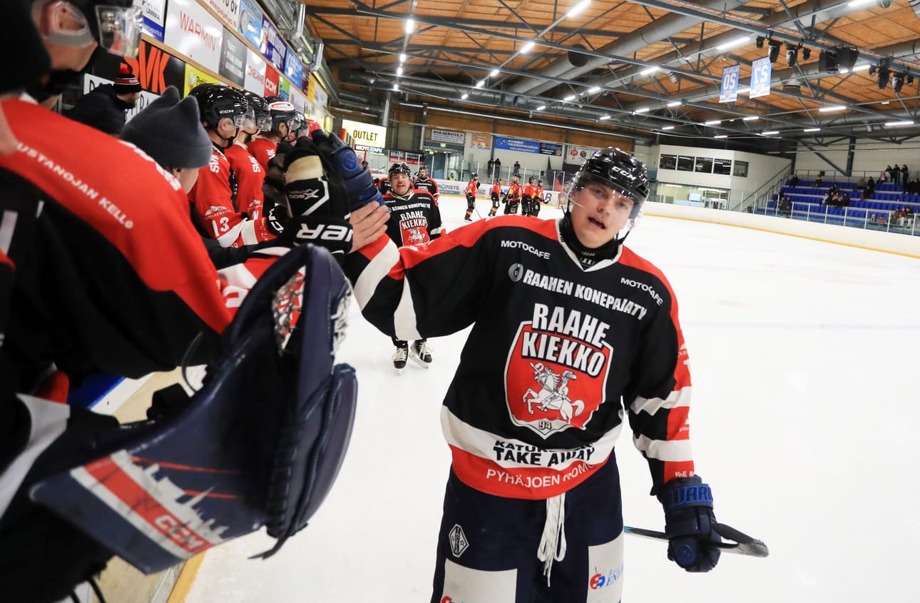 Simon Vanhala kuului Raahe-Kiekon avainpelaajiin.