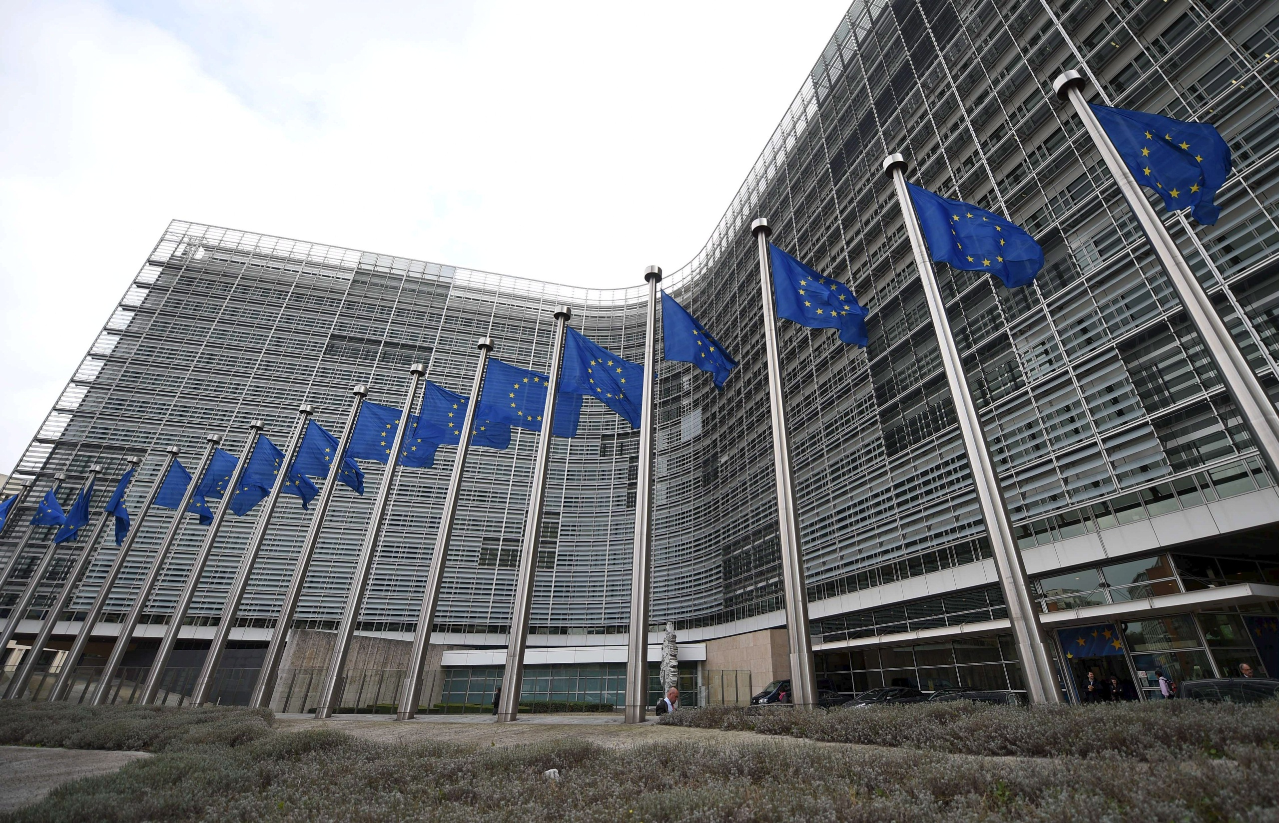 EU:n ehdotus: Unionissa laittomasti oleskelevat voitaisiin siirtää "palauttamiskeskuksiin" EU:n ulkopuolelle