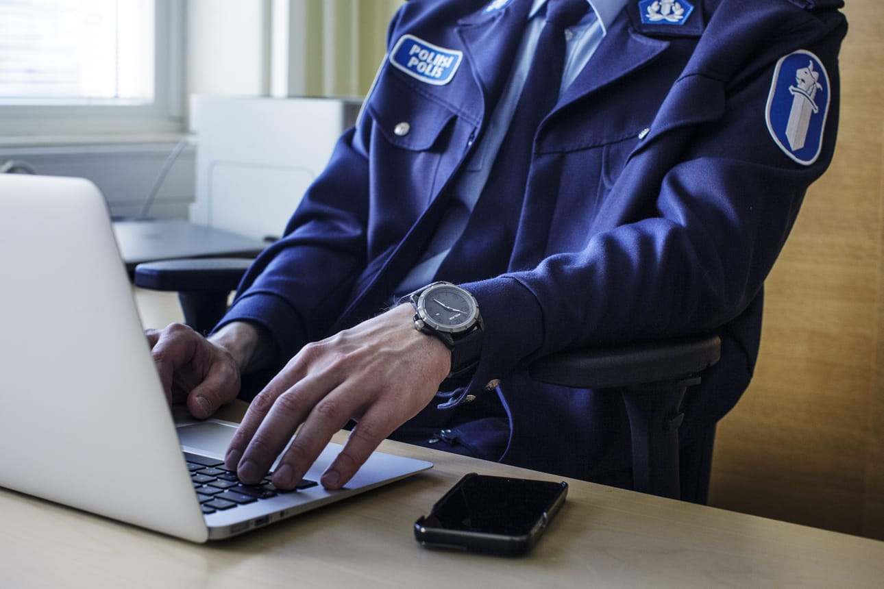 Poliisiammattikorkeakoulun luotsaaman Viralliset pelikaverit -hankkeen tarkoitus on ennaltaehkäistä peliyhteisöissä ja -alustoilla tapahtuvia rikoksia. LEHTIKUVA / Ella Kiviniemi
