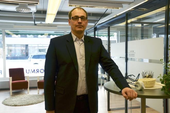 Kojan Jalasjärven tehdas tarjosi viime vuonna kesätöitä 30 henkilölle. Esa Vuorelan mukaan myös tänä vuonna tehtaalle otetaan reipas määrä kesätyöntekijöitä. KUVA: JAANA ALA-LAHTI