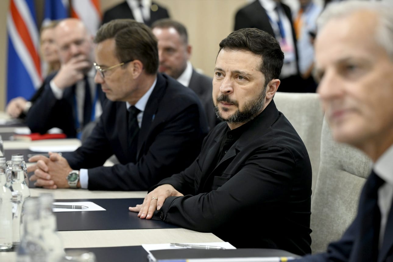 Volodomyr Zelenskyi sanoo käyneensä Donald Trumpin kanssa kasvokkain pitkän ja syvällisen keskustelun Ukrainasta. LEHTIKUVA / Emmi Korhonen