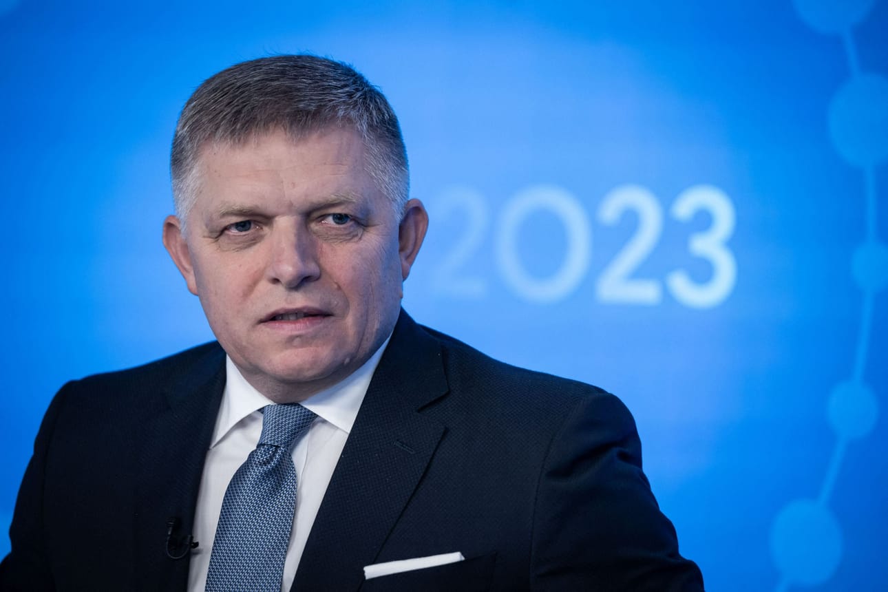 Ennakkosuosikki vaalivoittajaksi on entisen pääministerin Robert Ficon vasemmistopopulistinen Smer-puolue. LEHTIKUVA/AFP