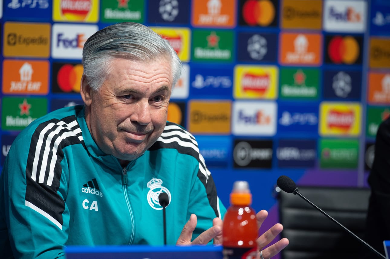 Italialaisvalmentaja Carlo Ancelotti on juhlut viiden maan mestaruutta.