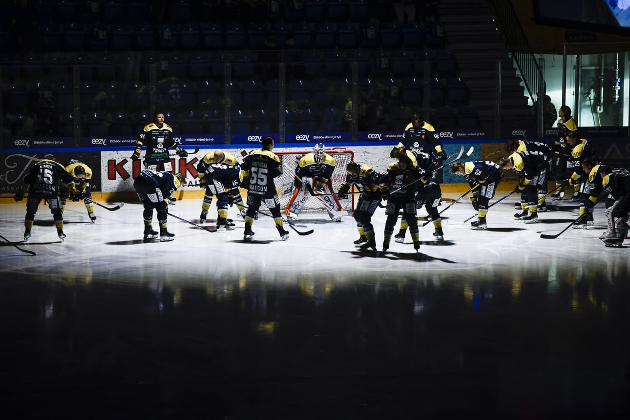 RoKilla on kasassa kymmenkunta pelaajasopimusta, joita julkistetaan huhtikuun aikana, urheilutoimenjohtaja Jani Mikkola kertoo. Pelaajabudjetti tulee hänen mukaansa kutistumaan noin 20 000 eurolla.
