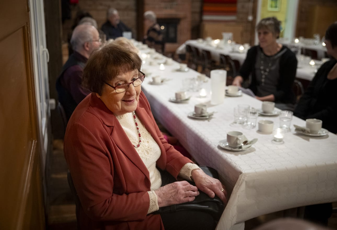 Vuonna 1938 syntyneen Veera Heikkisen mukaan sodanjälkeisessä elämässä Sanginjoella oli iso muutos valoisampaan päin, kun sähkö tuli 1950-luvulla helpottamaan elämää.