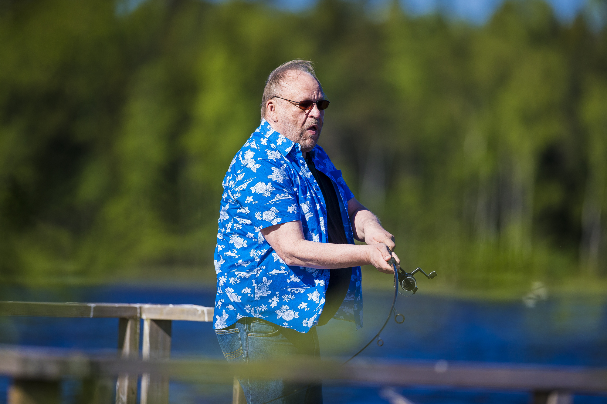 Seurakuntapastori Teemu Kakkuri kalassa