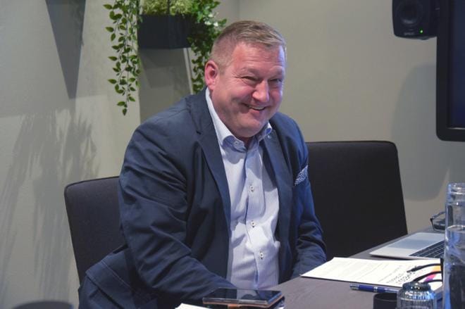 Pohjanmaan Suurmessuilla on tänä vuonna mukana toistasataa mielenkiintoista näytteilleasettajaa. Pohjanmaan Expon toimitusjohtaja Jukka Hakala odottaa tapahtumaan 12 000 kävijää. Kuva: Raija Koivisto