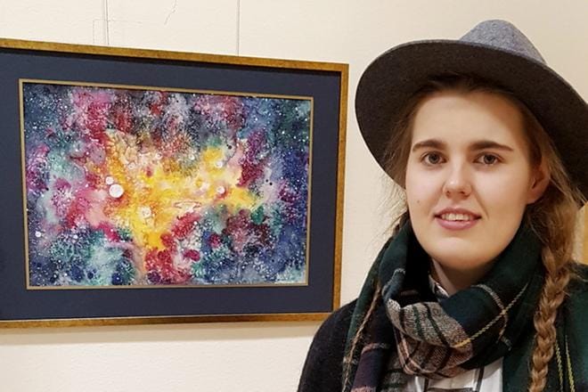 Merten halki – Julia Rantalan maalauksiin voi tutustua Alajärven kaupungin kirjastossa 31. tammikuuta saakka. KUVAT: ELINA MIKKONEN