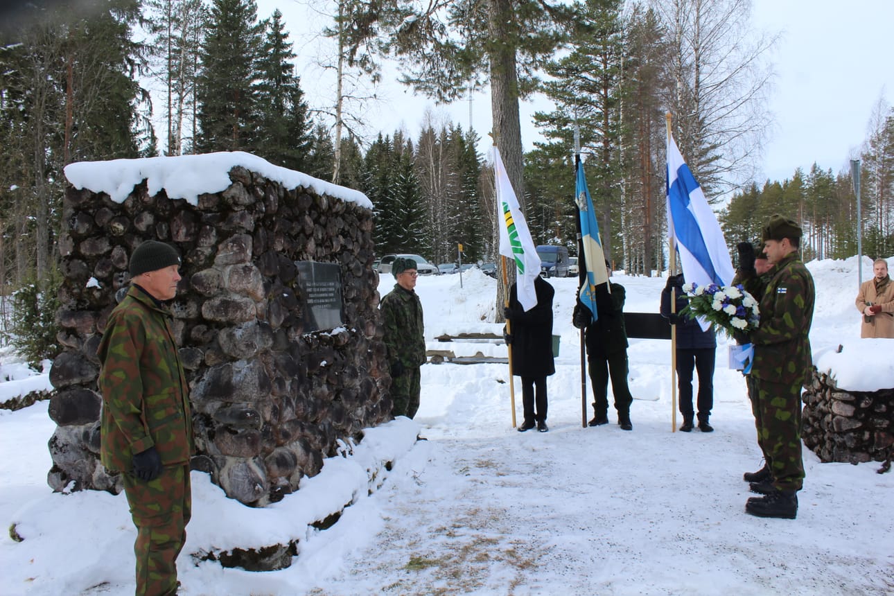 Ylihärmäläiset pystyttivät Mannisen taistelun muistomerkin vuonna 1934.
