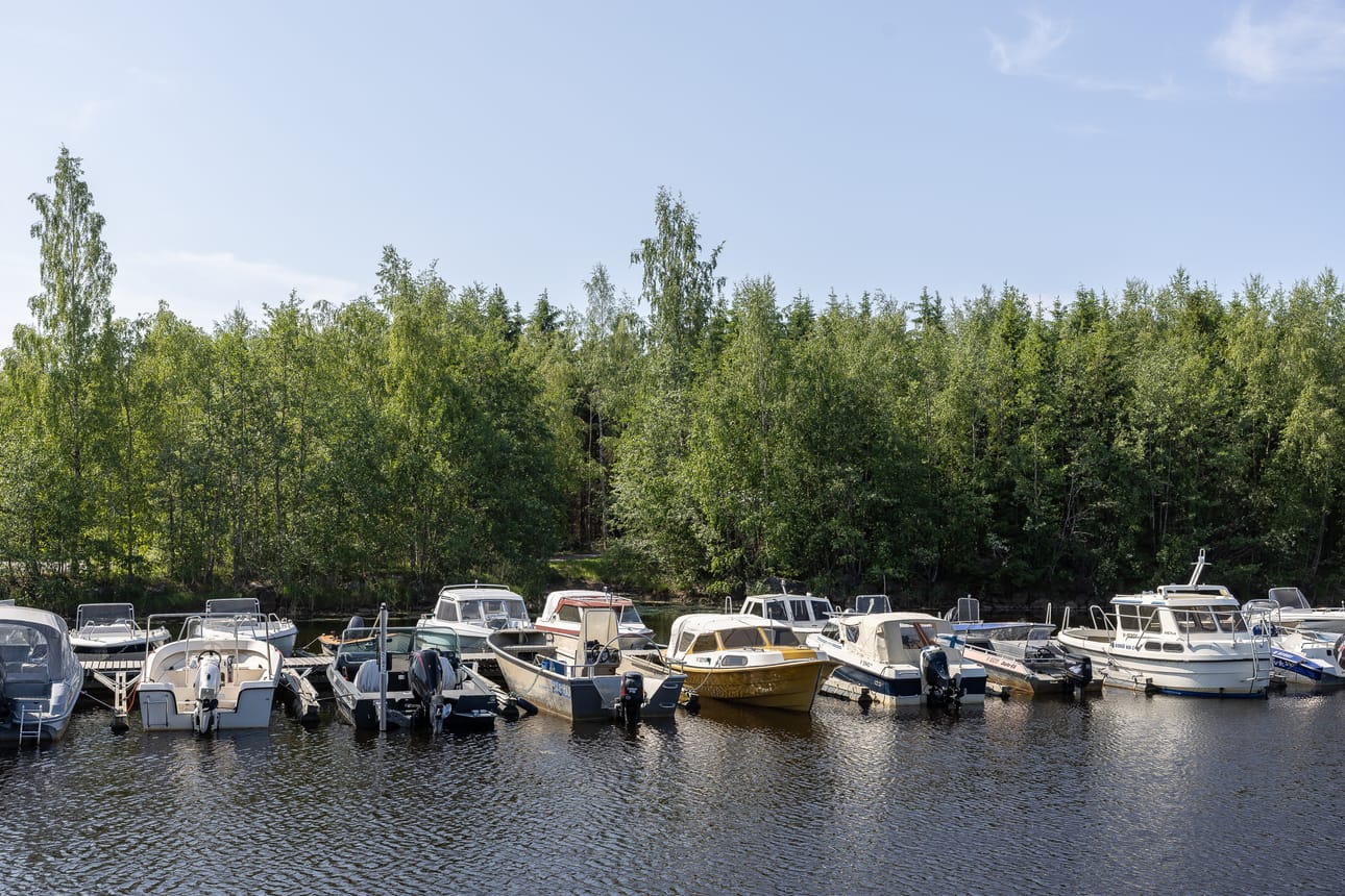 Tästä Bastuhamnin satamasta ruumiit löytyivät tiistai-iltana.