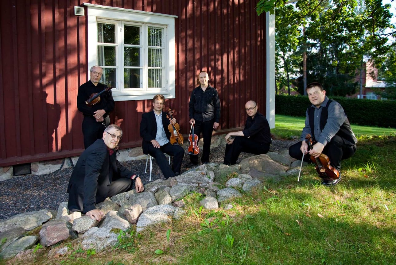 Tänä vuonna JPP saavuttaa 35 vuoden iän ja lähettää edelleen kuuntelijansa jännittävälle melodiselle matkalle.