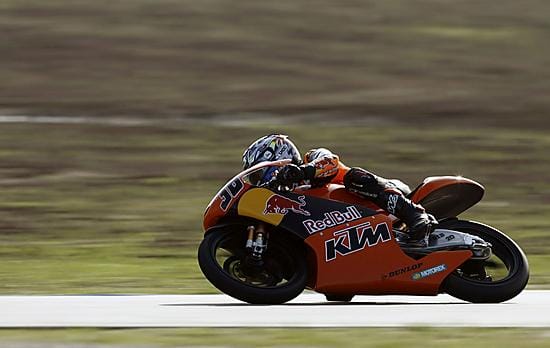 Mika Kallio kaasutteli paalulle.