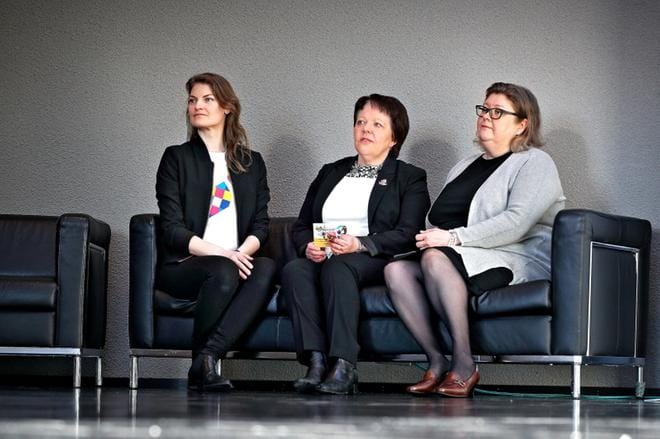 Konferenssi pitää Maria Ahvenniemen, Helli Kitinojan ja Ulla Frantti-Malisen kiireisenä. KUVA: KARI LÖFHJELM