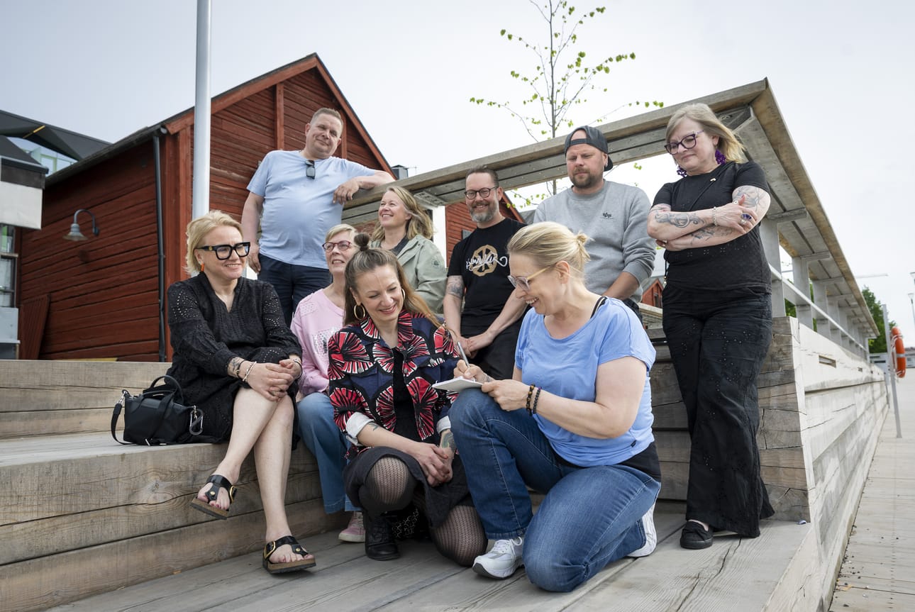 Pasi Eskola (vas. ylärivi), Mari Järvinen, Antti Kontio, Arto Tuohino, Pirjo Palonen, Nina Hyvärinen (vas. alarivi), Kirsi Eskola, Reetta Häyrynen ja Sipe Åqvist järjestävät elokuussa Koiteli elää -festivaalin viimeistä kertaa.