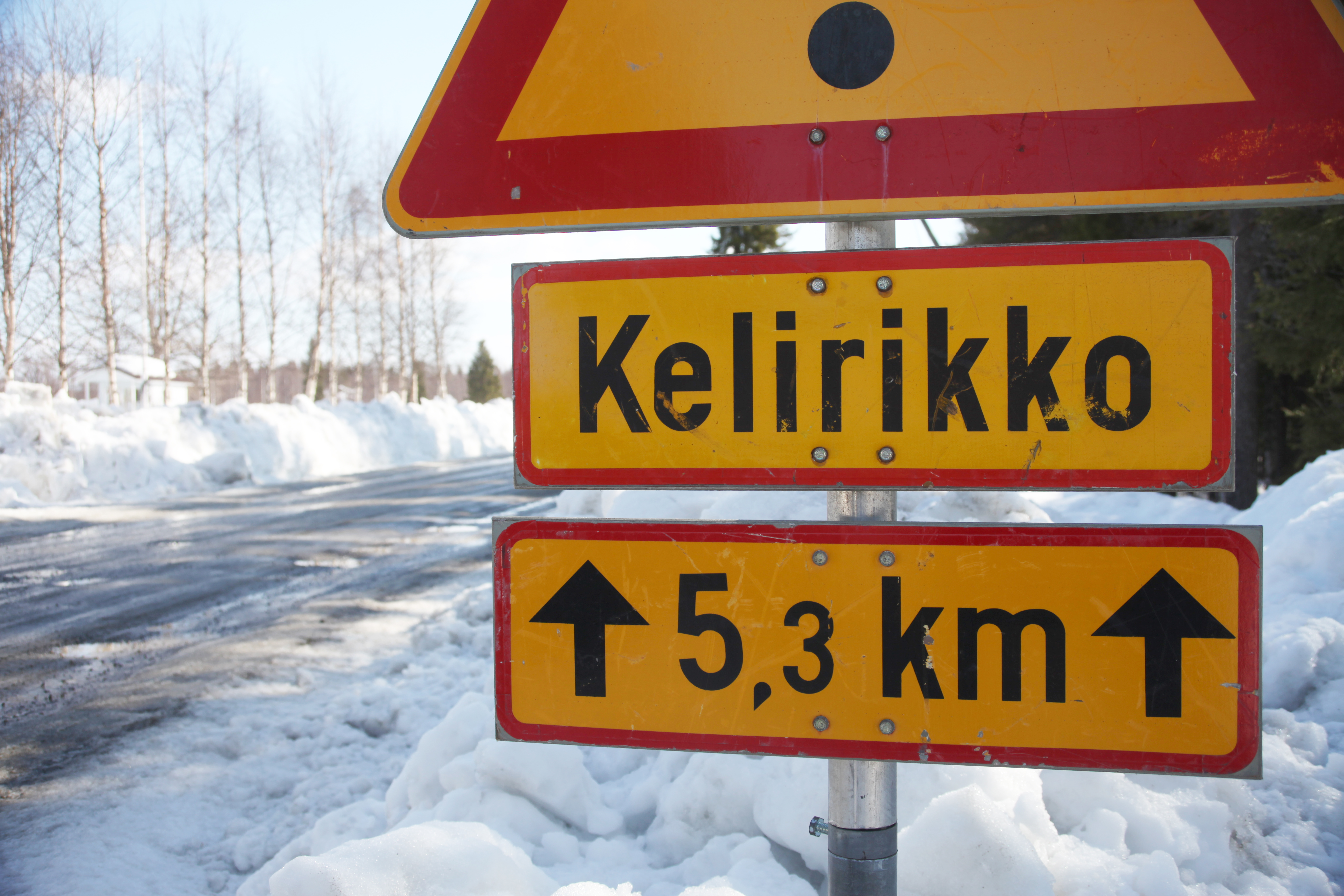 Kelirikosta ilmoitetaan erillisin merkein kuten myös painorajoituksista.
