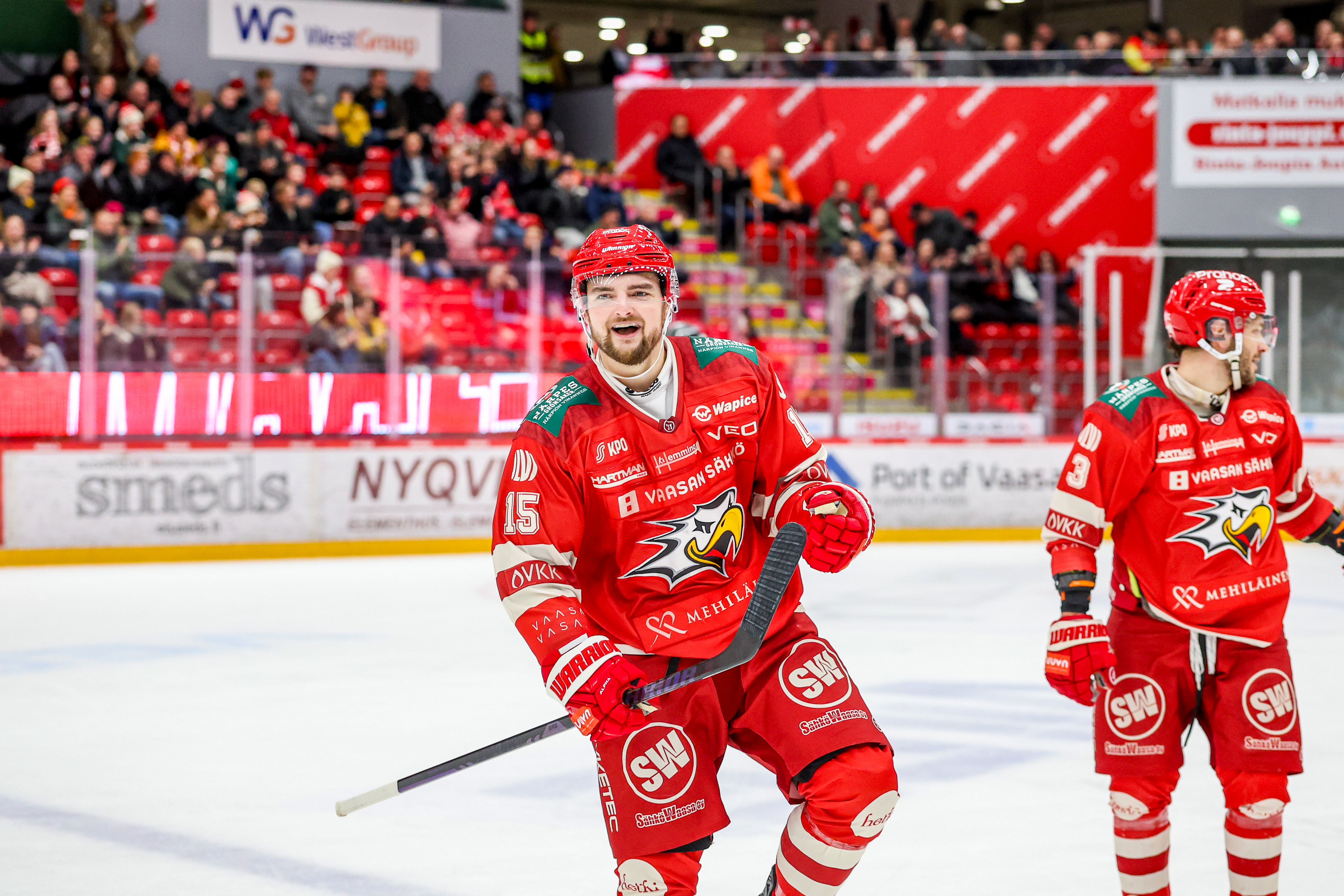 "Erilaista, mutta mukavaa" – Uudella pelipaikalla tehoileva Charles Bertrand auttoi Sportia katkaisemaan tappioputkensa