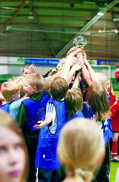 Se ei kuitenkaan riittänyt, vaan Herukan 3A pääsi nostelemaan voittopokaalia.