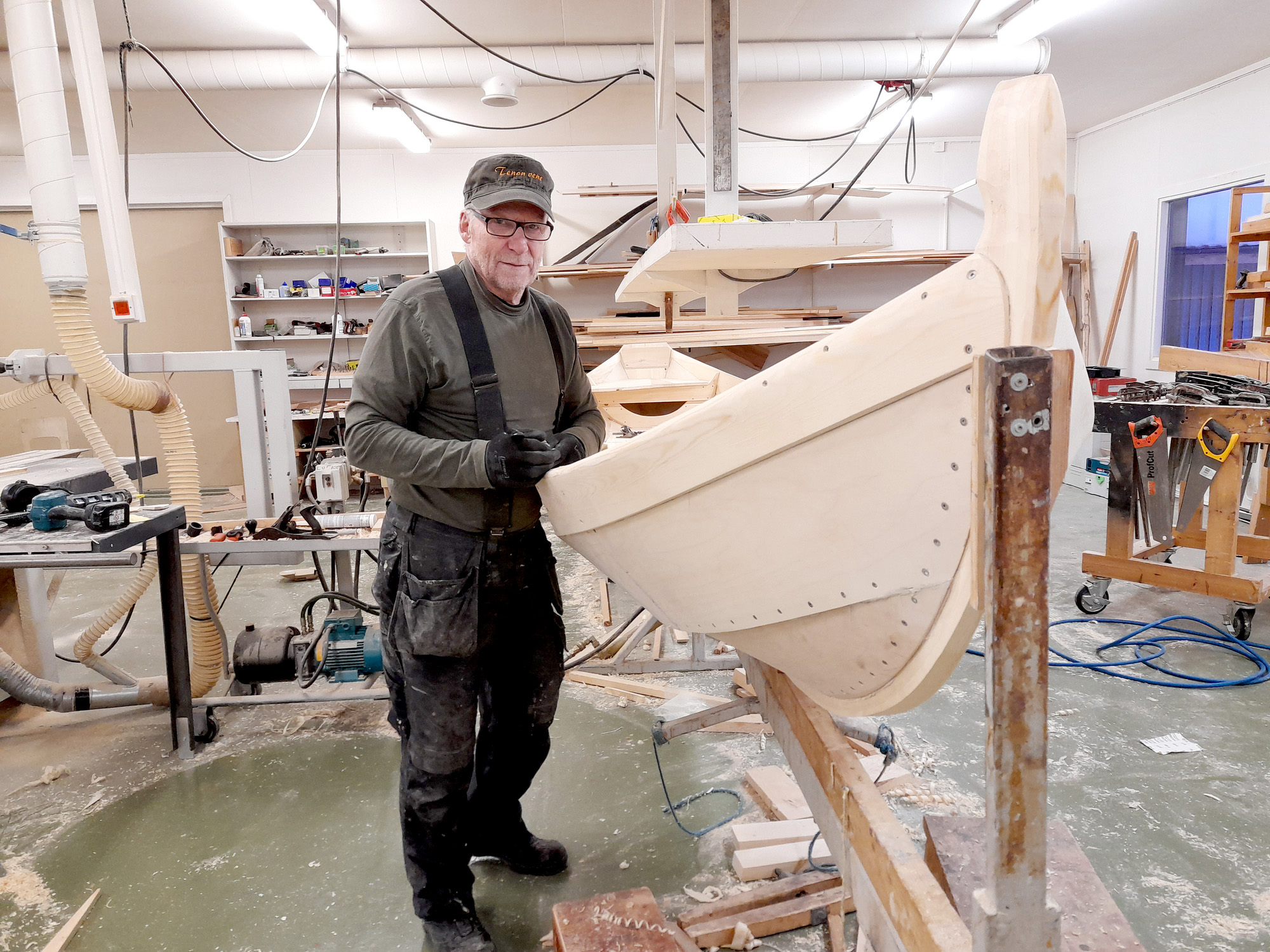Tenon veneitä tekevä Tenonlaakson vuoden yrittäjä Jouni Laiti nauttii työstään ja haluaa edelleen aamuisin verstaalleen