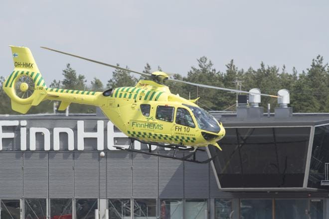 Lääkärihelikopterien peruutetut lennot hidastavat toisille tehtäville lähtöä, koska niiltä joudutaan usein palaamaan tukikohtaan tankkausta varten ennen uutta lähtöä. KUVA:COM.PIC / MAURI RATILAINEN