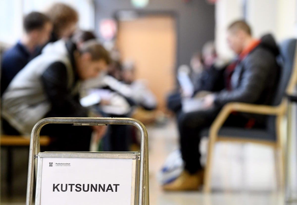 Kutsuntoihin osallistuu tänä vuonna lähes 37 000 henkilöä. Kuvituskuva. LEHTIKUVA / VESA MOILANEN