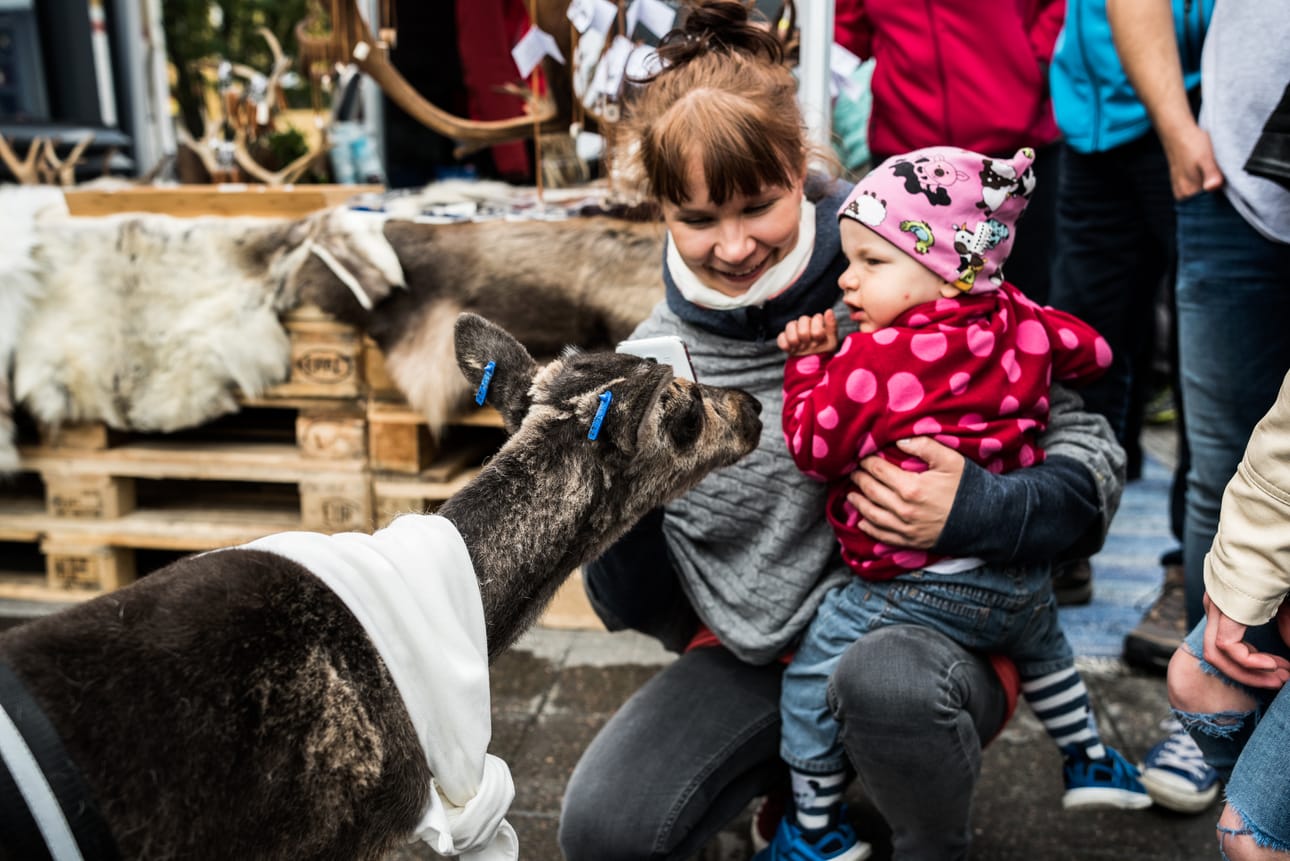 Mirana-porosta tykkäsivät myös Minna Tiermas ja puolitoistavuotias Tuuli Ingström.