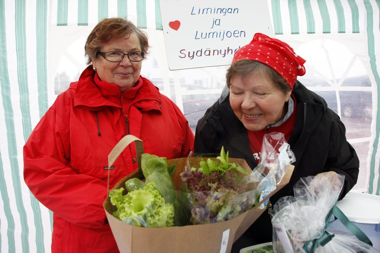 Sydänyhdistyksen Aino Kangas ja Marja-Leena Pietilä.