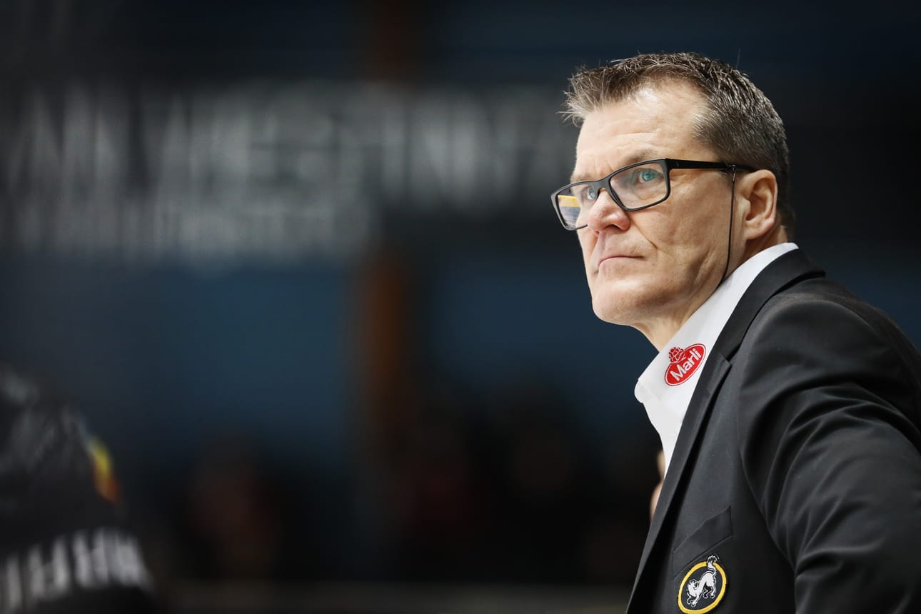 Viime kaudella Kärppiä valmentanut Kai Suikkanen sai HC Bolzanon lentoon EBEL-liigassa.