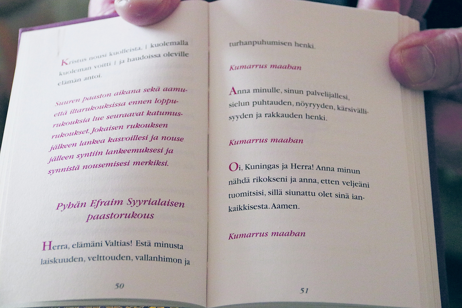 Rukouskirja kuuluu paastoon.