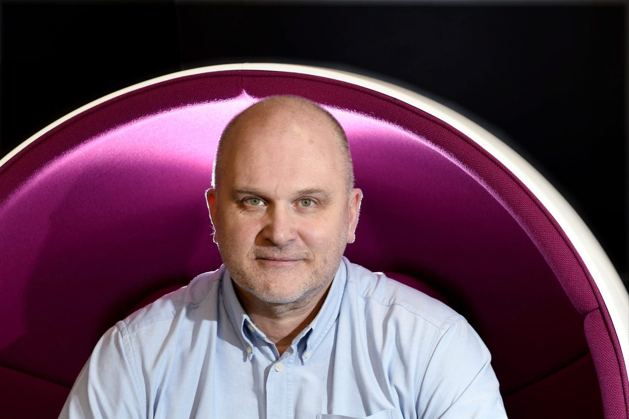 Koulutus, sivistys, kansanvalistus, läpinäkyvyys, koko Suomen muistaminen, asioitten toistaminen – siinä Ylen tehtäviä yhtiön uutis- ja ajankohtaistoiminnan päätoimittajan Jouko Jokisen mukaan.