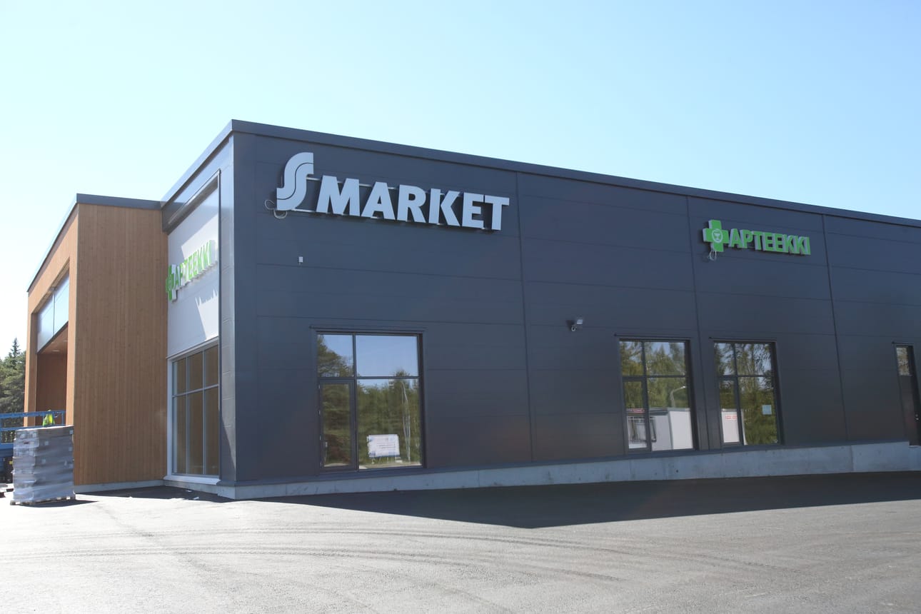 Pyhäjoelle odotettu uusi S-market Kokkolantien varrella avaa ovensa tällä viikolla.