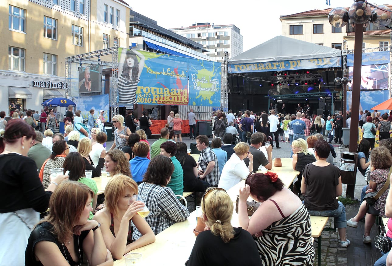 Rotuaari Piknikin yleisöä heinäkuussa 2010.