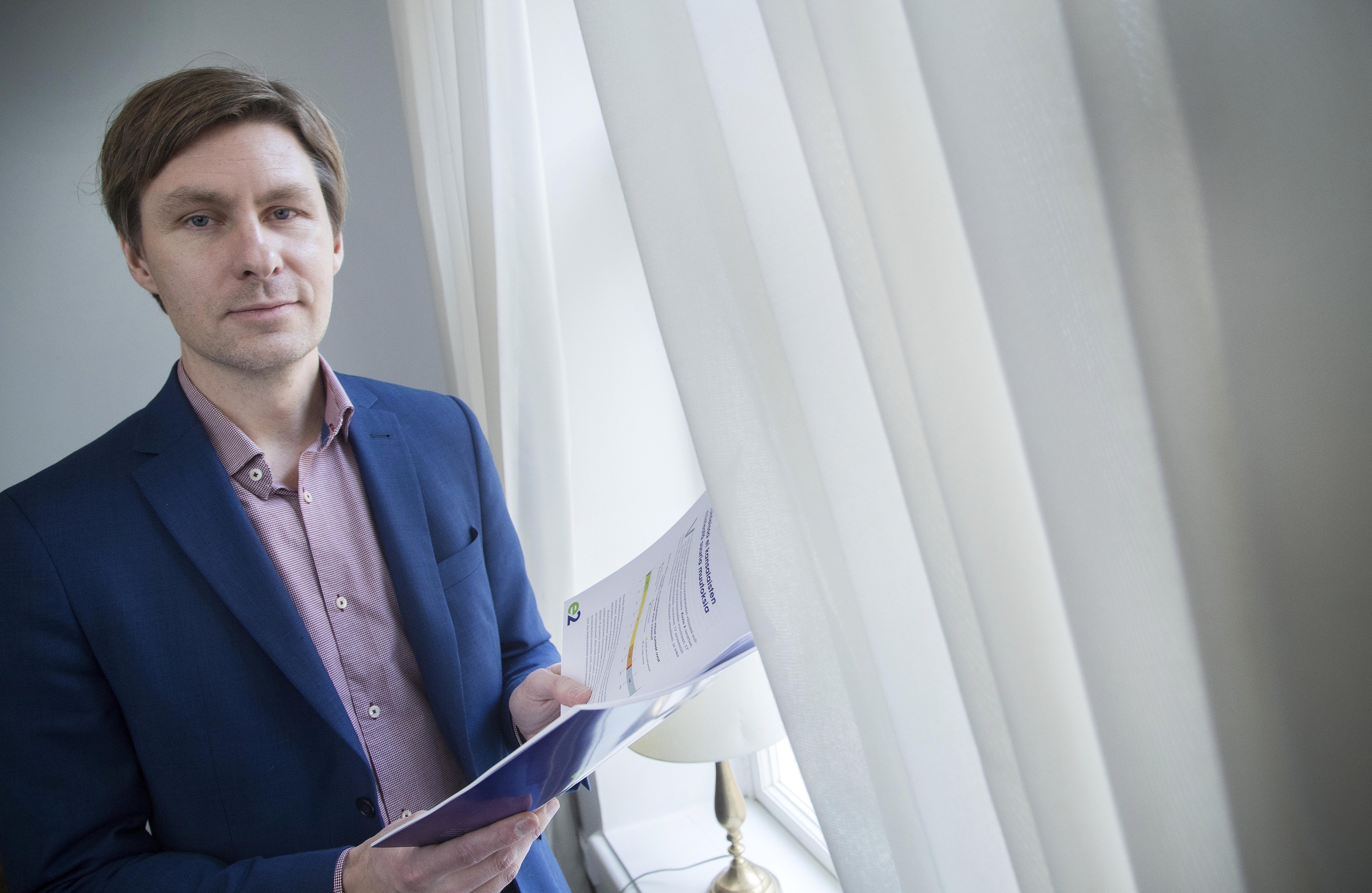 Tutkija Ville Pitkänen e2-tutkimuksesta sanoo, että keskusta teki isot linjaratkaisut jo, kun se päätti lähteä hallitukseen.