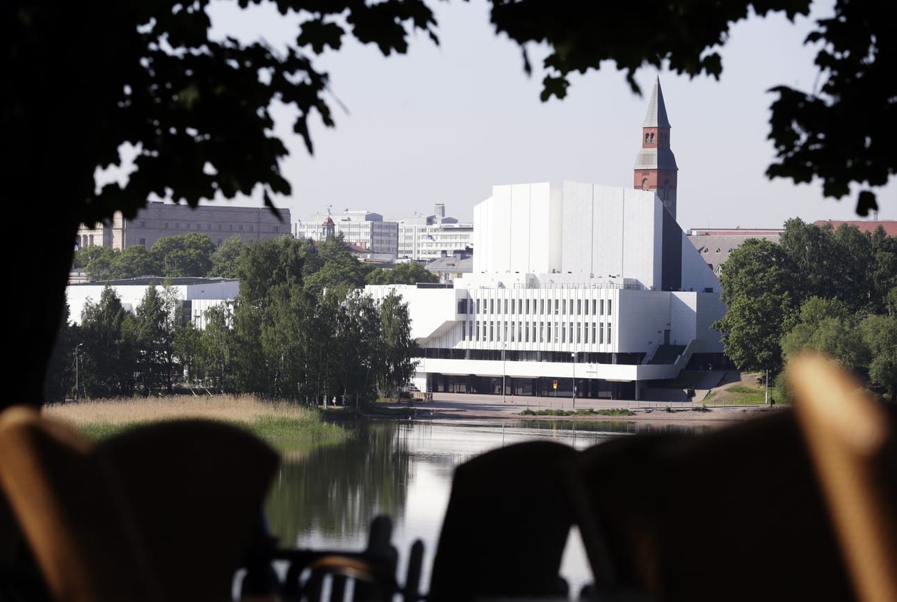Finlandia-talolle kokoontui sunnuntaina yli 300 kansanedustajaa yli 50 maasta.