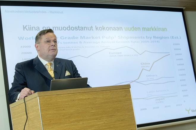 Kari Jordanin mukaan paperitehdaskauppa uhkasi kariutua finanssikriisin seurauksena. Vuonna 2015 Jordan kertoi Metsä Groupin biotuotetehtaan rakentamisesta Äänekoskelle. Kuva: Mauri Ratilainen
