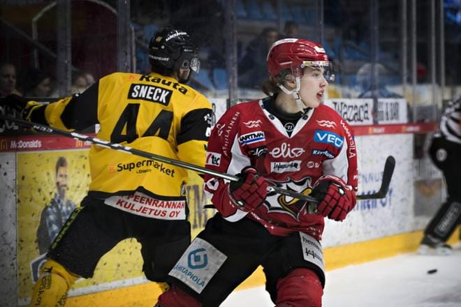 Eetu Mäki avasi pistetilinsä heti ensimmäisessä liigapelissään. KUVA: JARNO PELLINEN