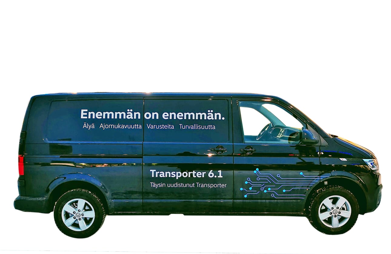 Vakiovarusteena oleva sivutuuliavustin pääsi näyttäytymään kovassa sivutuulessa.