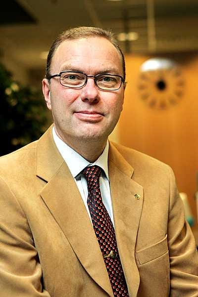 Lääkelaitoksen ylijohtaja Hannes Wahlroos eroaa tehtävästään.